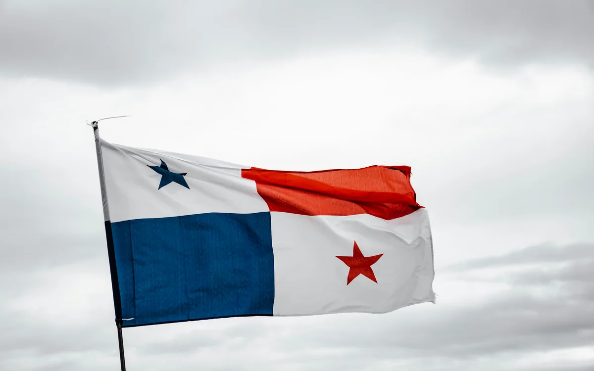 Bandera de Panamá en Ciudad del Saber.
